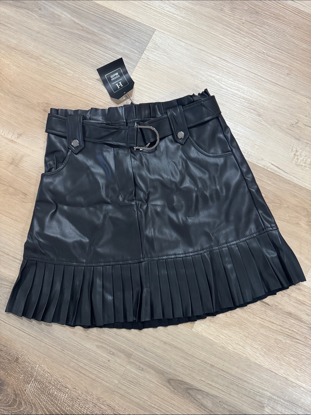 Black Faux Leather Pleated-Hem Mini Skirt with Belt